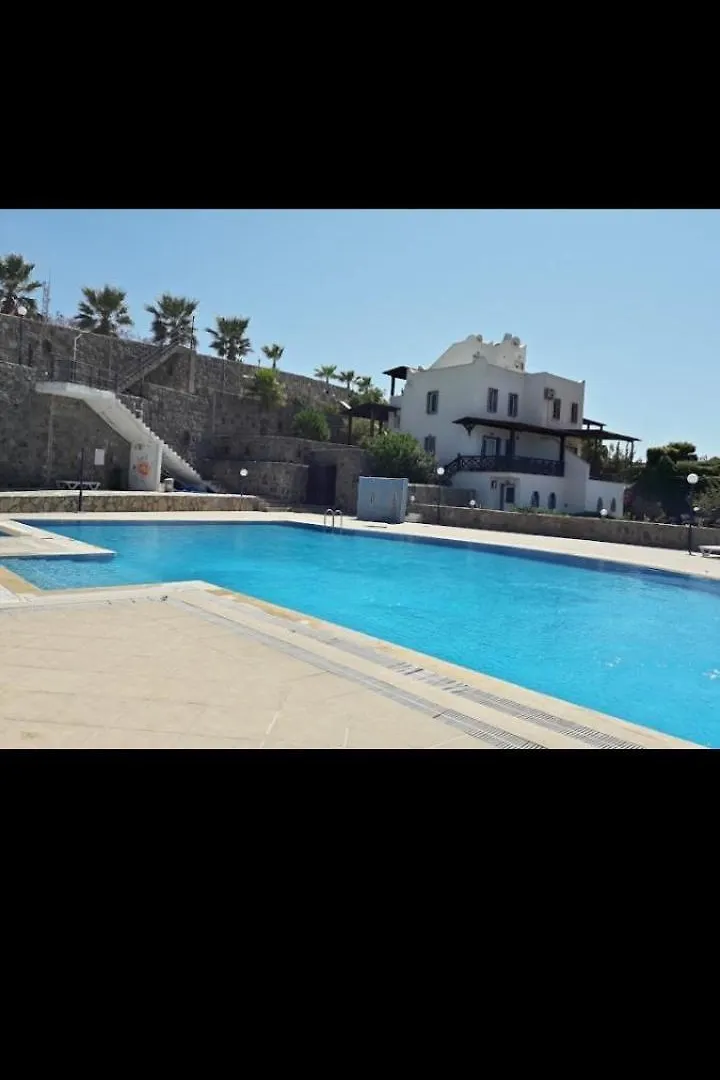 Yalikavakta Muhtesem Deniz Manzarali Bahceli Villa Bodrum