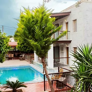3* Aparthotel Stone House